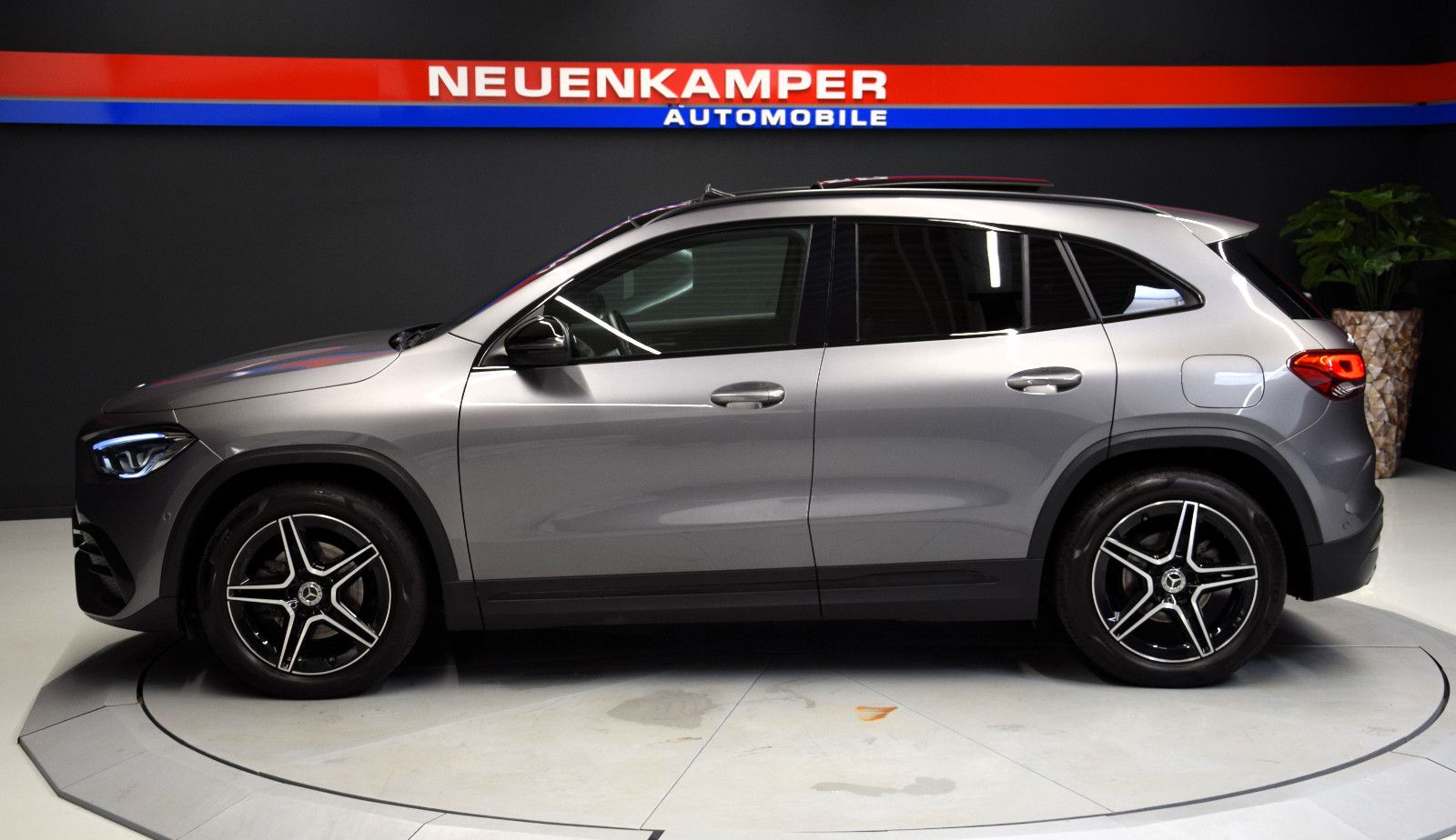 Fahrzeugabbildung Mercedes-Benz GLA 200 AMG-Line LED Kamera Business Pano