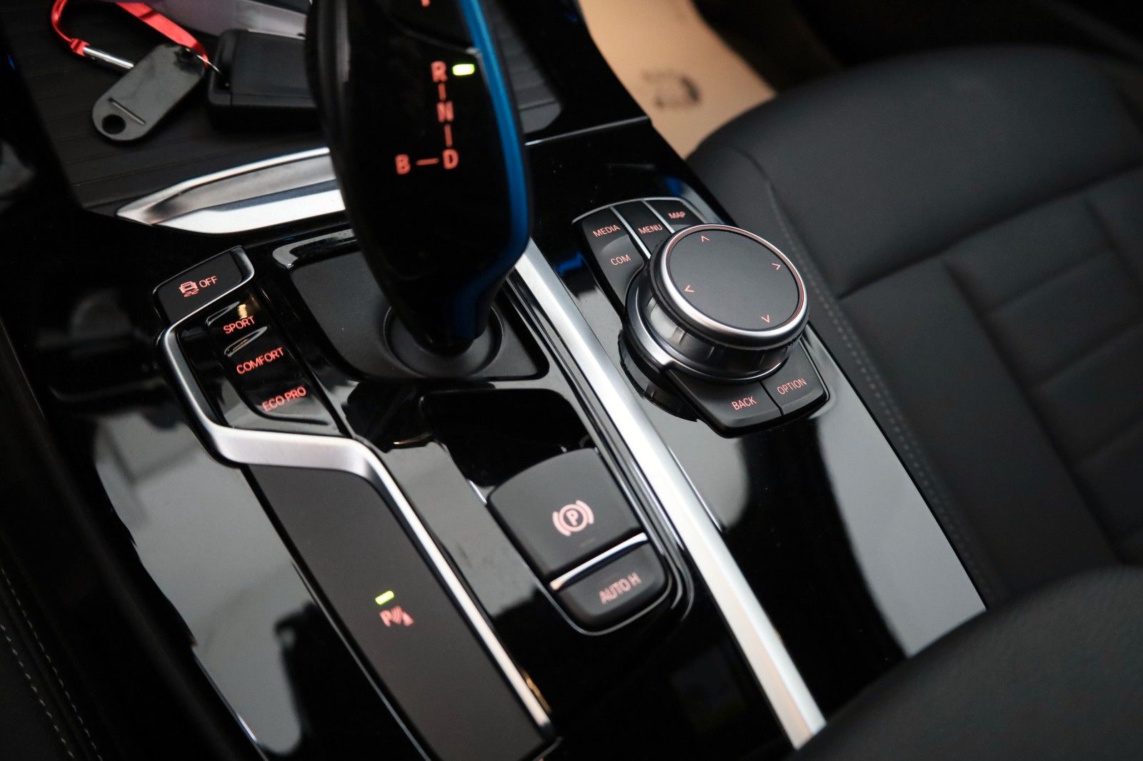 Fahrzeugabbildung BMW iX3 Inspiring,Leder,Navi,SH,Kamera,Panorama,ACC