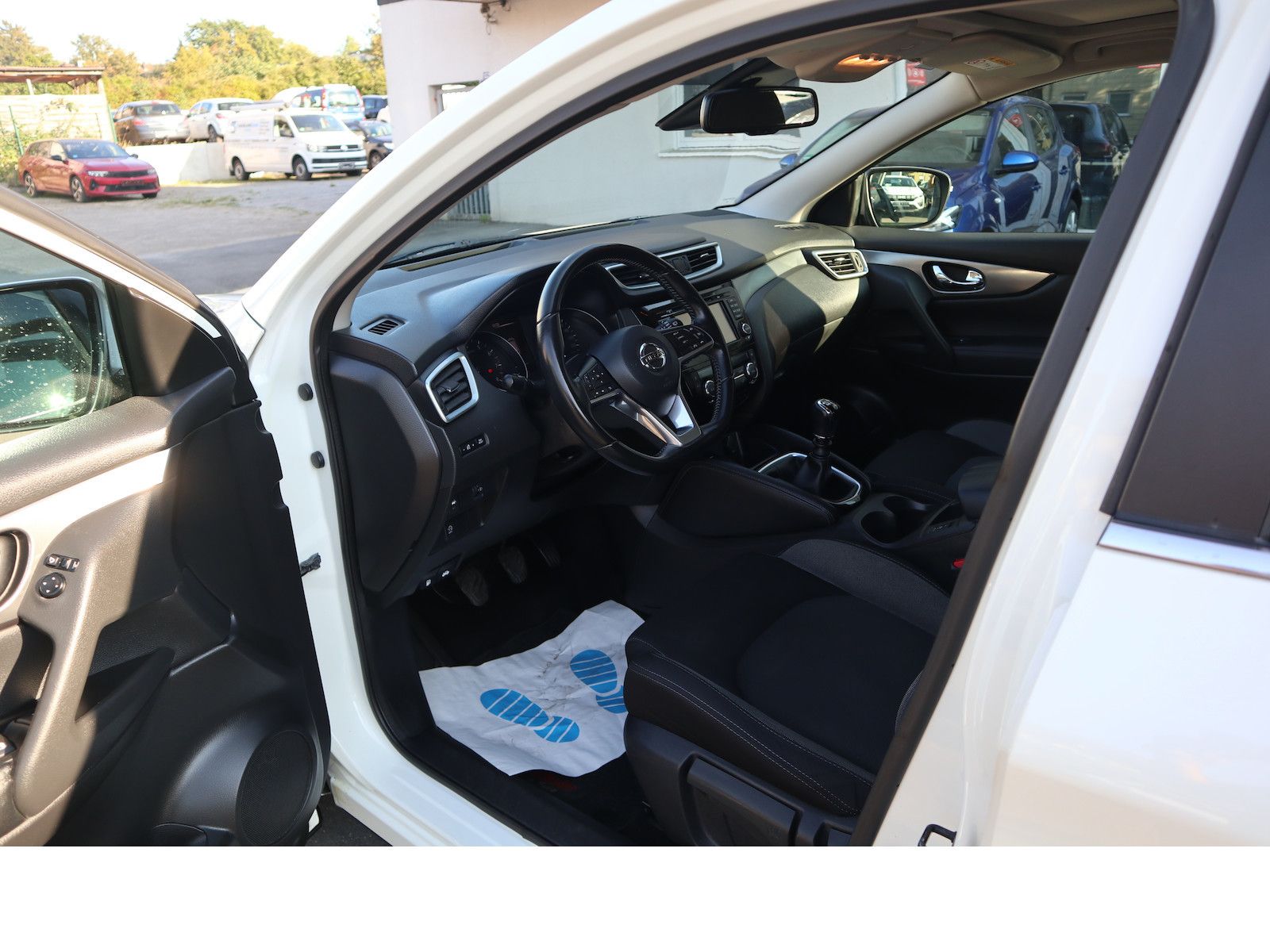 Fahrzeugabbildung Nissan Qashqai N-Connecta Navi Tempo Scheckheftgepflegt