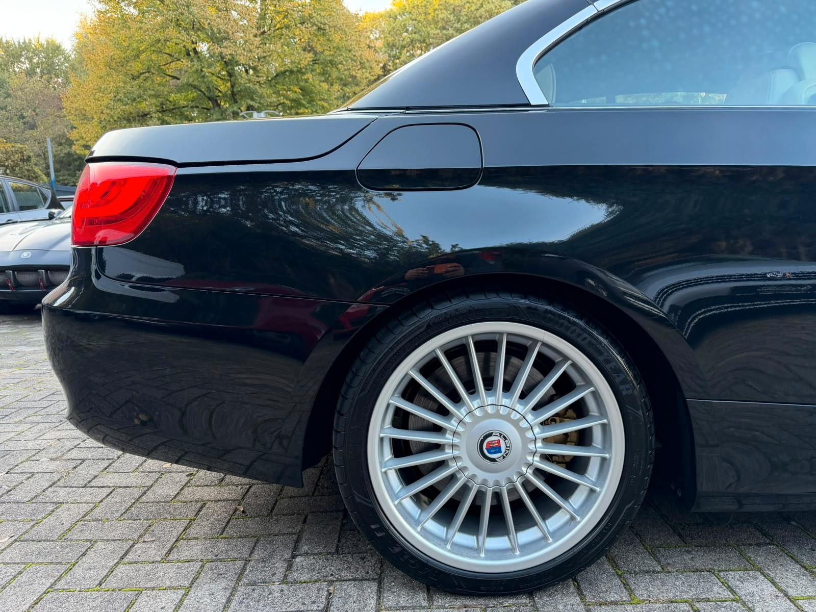 BMW 330 i Cabrio *Automa./Navi/SHZ/Leder/Tüv 02/2028