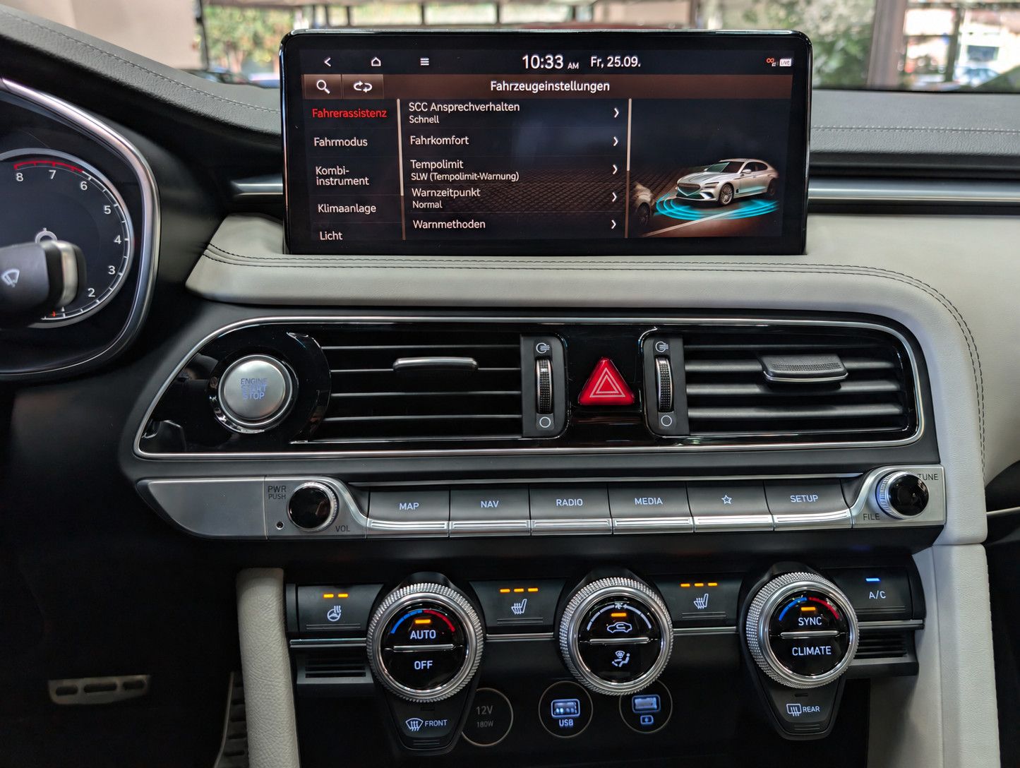 Fahrzeugabbildung Genesis G70 2.0 T-GDI Sport PANO*LEDER*ACC*LED*KAM*19"LM