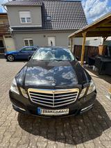 Mercedes-Benz E 220 CDI BlueEFFICIENCY AVANTGARDE AVANTGARDE - Mercedes-Benz E 220 aus 2012 mit Diesel-Antrieb: Limousine