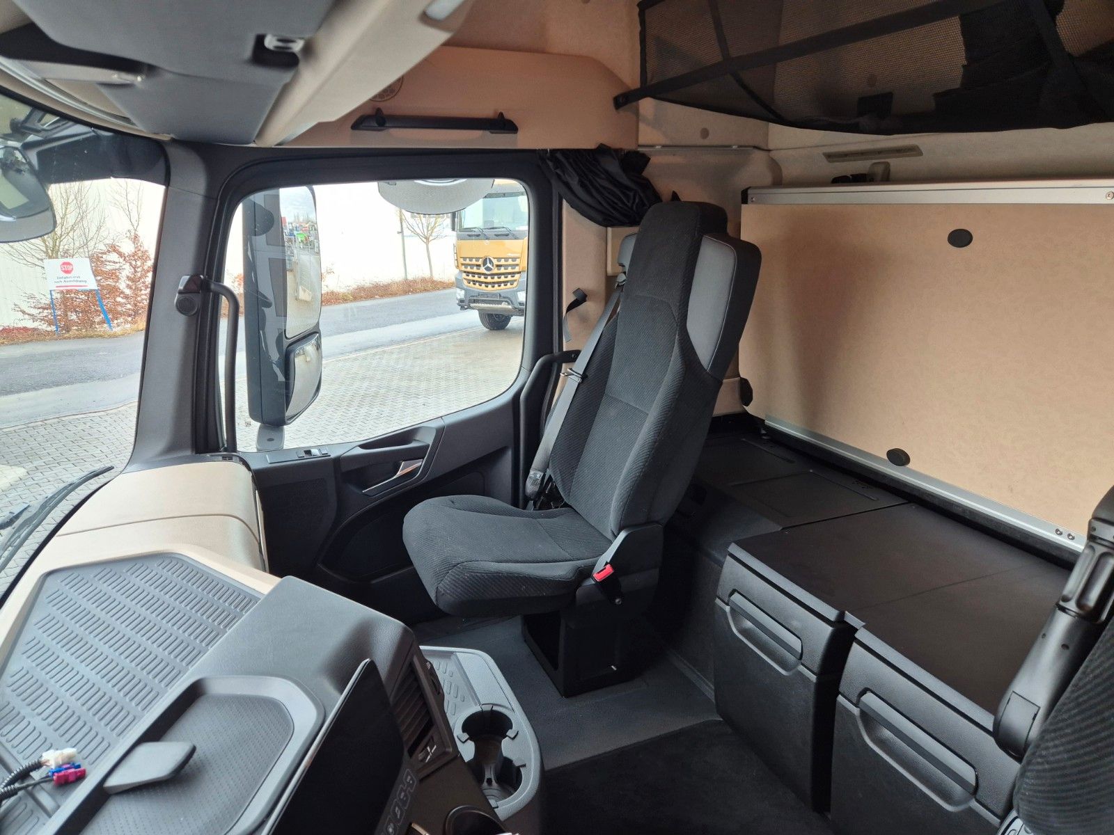 Fahrzeugabbildung Mercedes-Benz Actros 1845 LSnRL Standklima Vollspoiler