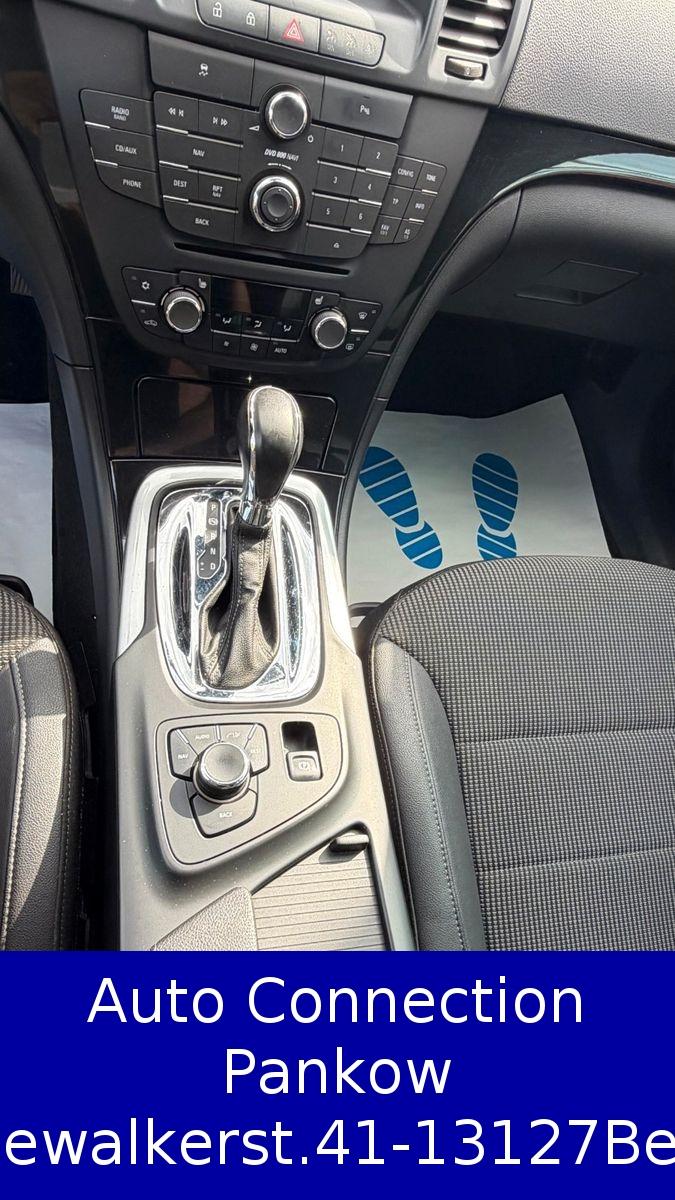 Opel Insignia 2011 — photo 21