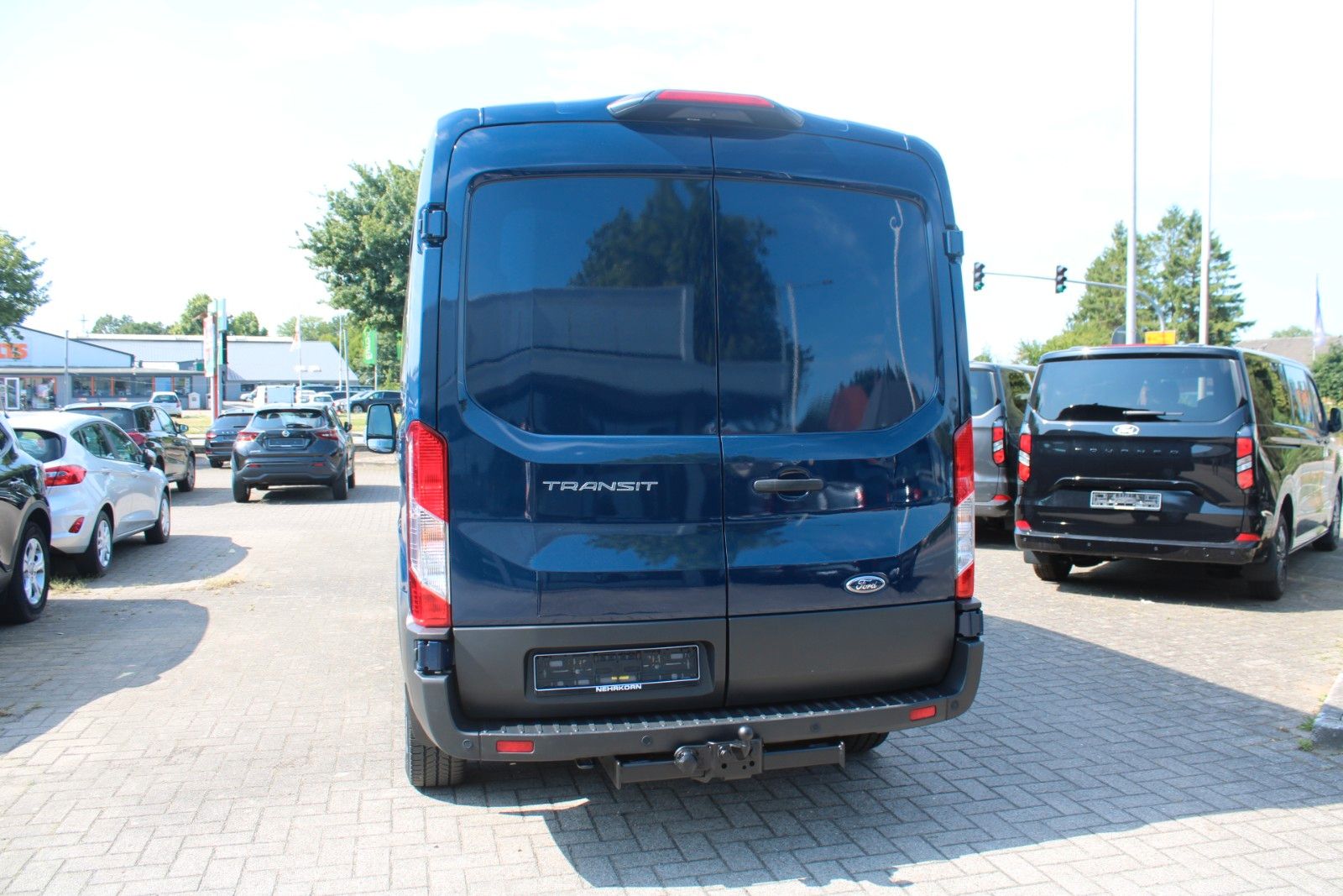 Fahrzeugabbildung Ford Transit 350 L3 H2 Kasten hoch lang KLIMA RFK AHK