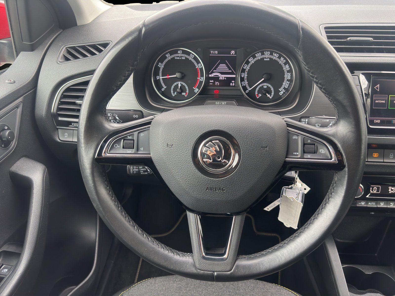 Fahrzeugabbildung SKODA Fabia Soleil 1,0 TSI LED/ACC/PDC/SHZ/DAB/