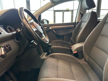 MYAUTOCENTER – Gebraucht- und Jahreswagen mit Werkstattservice in Pfaffenhofen Volkswagen Touran Comfortline *7-Sitzer*Freisprech*Klima*