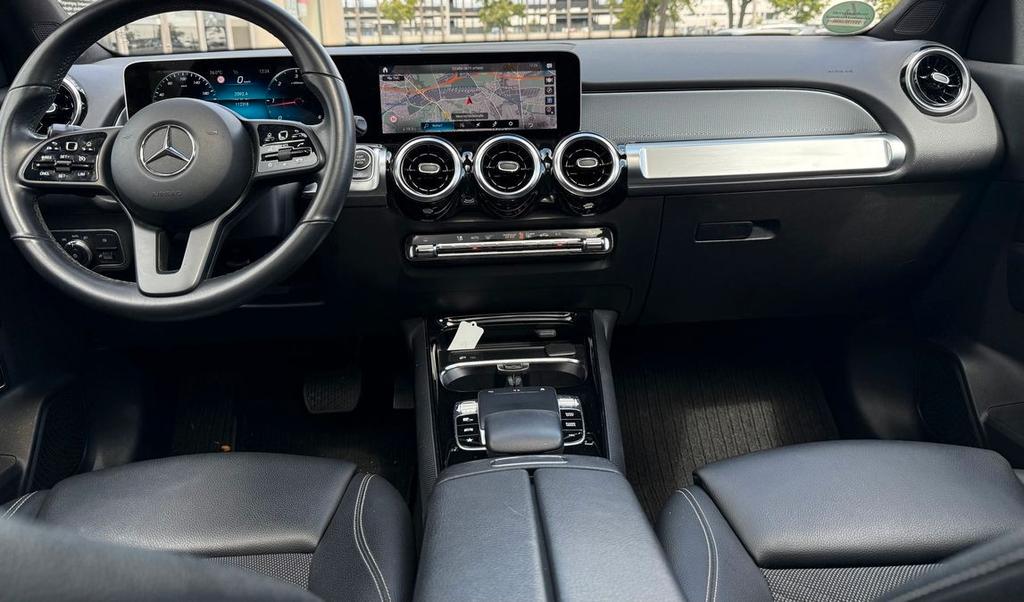 Mercedes-Benz GLB 180