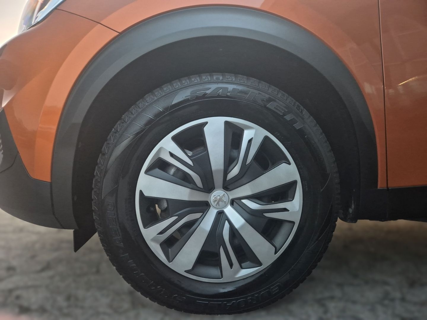 Fahrzeugabbildung Peugeot 2008 e- Active Klimaautom Fahrerprofil DAB SHZ S