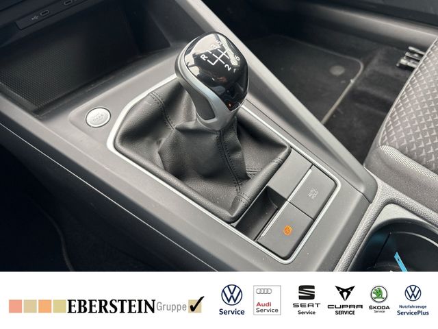 Volkswagen Golf VIII Active 1.5TSI LED Navi RFK App Connect