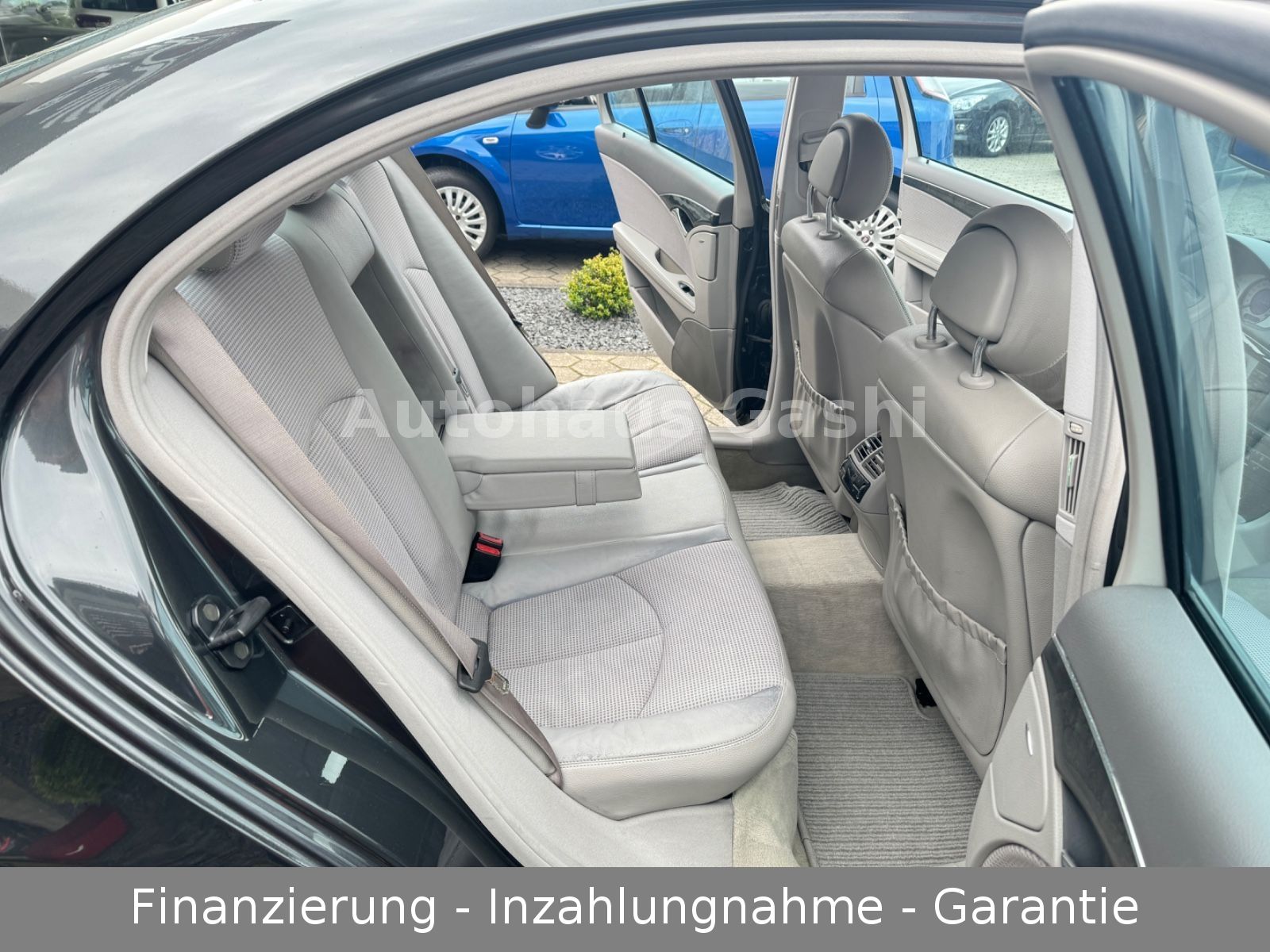 Fahrzeugabbildung Mercedes-Benz E-270 CDI*Avantgarde*Automatik*Navi*AHK*PDC