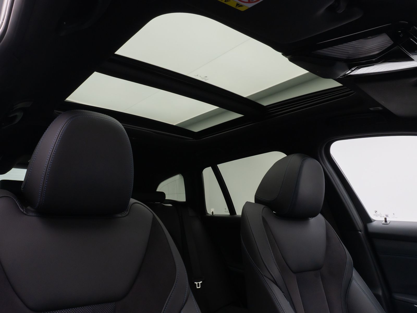 Fahrzeugabbildung BMW M340d Panorama Kamera HUD DAB H/K AHK Komfort
