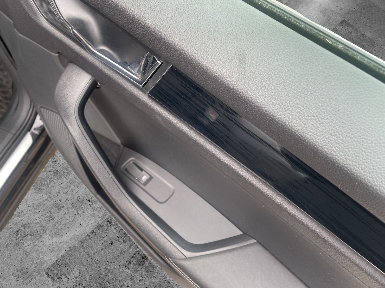 Fahrzeugabbildung SKODA Kodiaq Style 4x4/1.Hand/Pano/Shzvo+hi/Lenkrd hzb