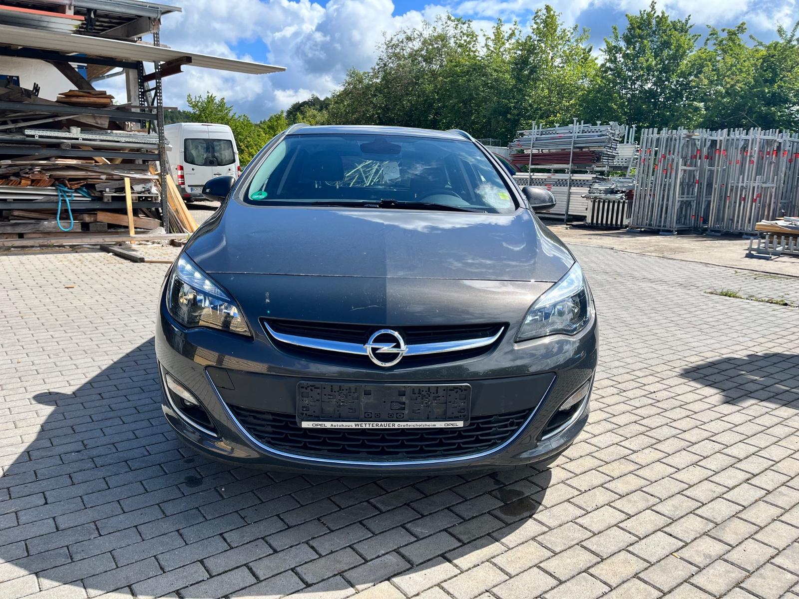 Opel Astra J Sports Tourer Exklusiv