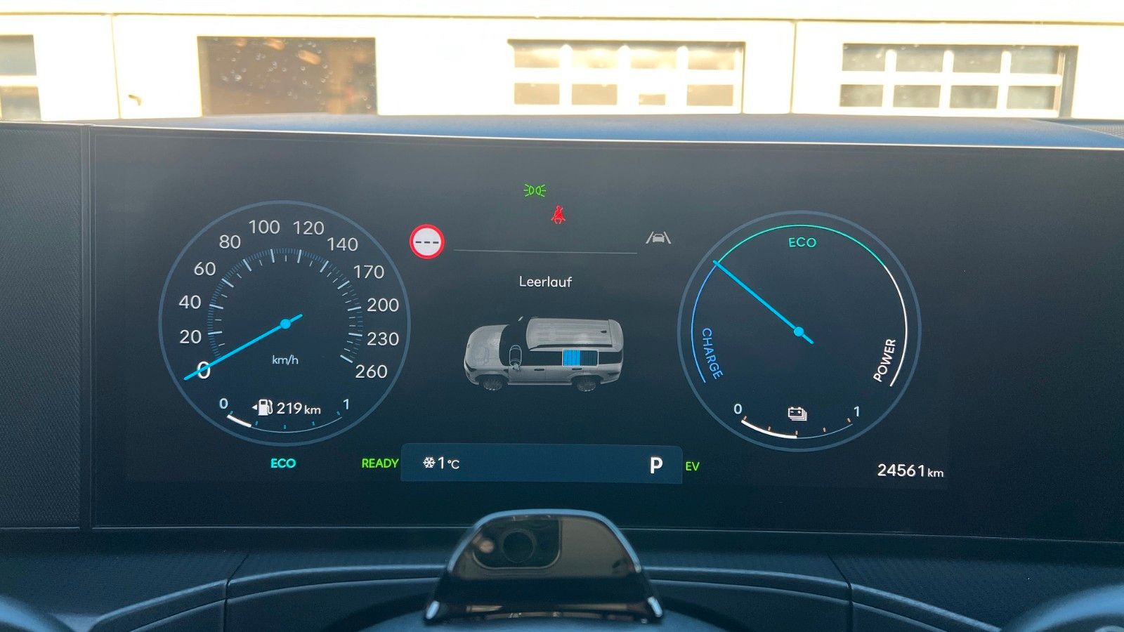 Fahrzeugabbildung Hyundai SANTA FE 1.6T-GDI HEV Blackline *Standhzg*AHK*