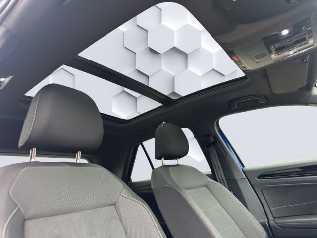 T-Roc R-Line 2.0 TDI DSG 110kW LED AHZV PanoSchi