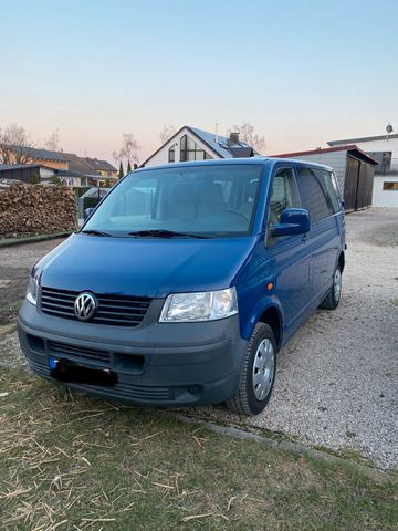 Volkswagen VW Caravelle T5 9 Sitzer und Wohnmobil