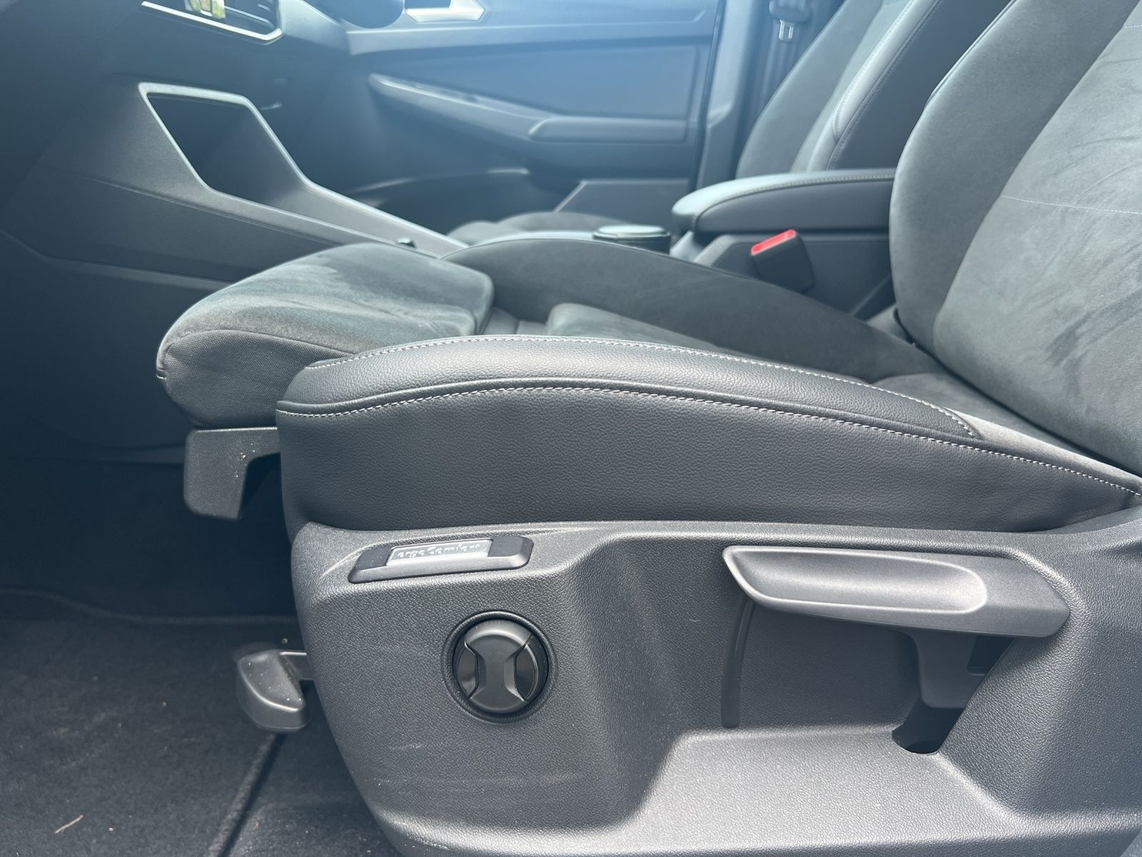 Caddy Maxi Life 7-Sitzer 1,5 l 85 kW eHy brid OP