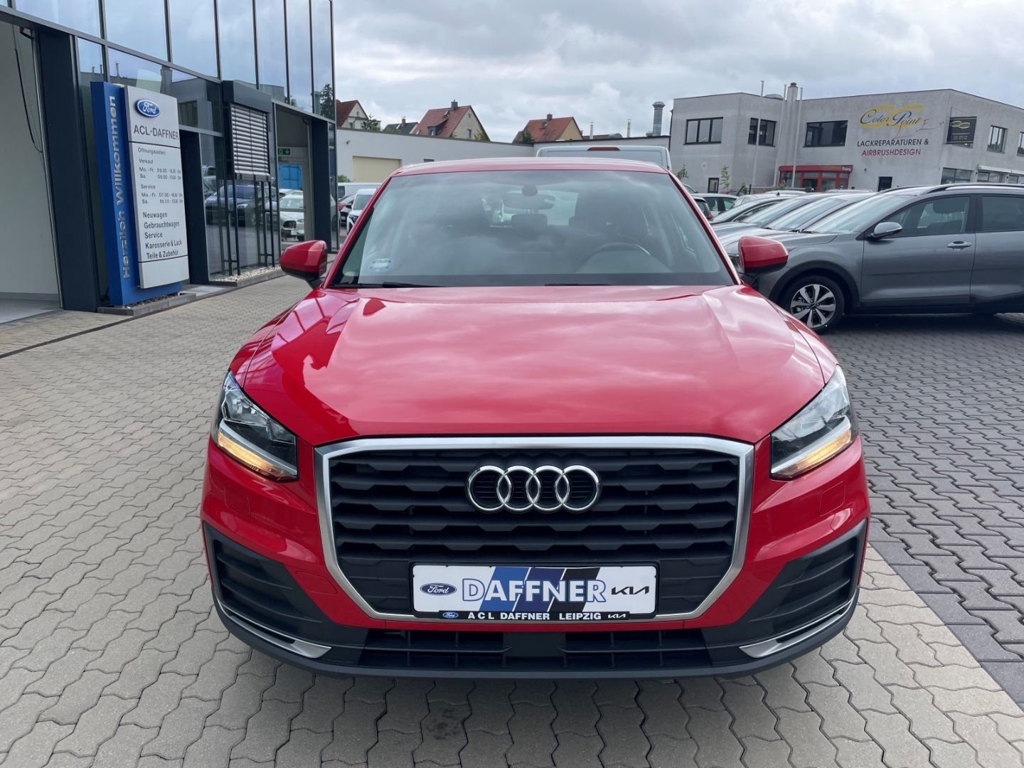 Fahrzeugabbildung Audi Q2 basis ultra Klima Müdigkeitswarner SHZ PDC