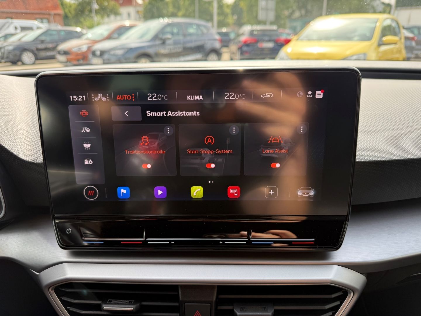 Fahrzeugabbildung SEAT Leon Sportstourer1.5eTSI FR  AHK LED Carplay Nav