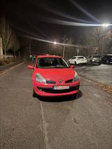 Renault Clio III - Renault Clio aus 2006 mit Diesel-Antrieb