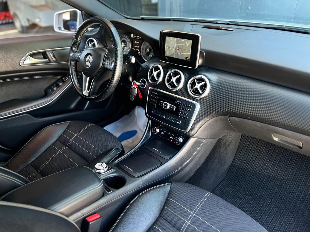 Mercedes-Benz A 220