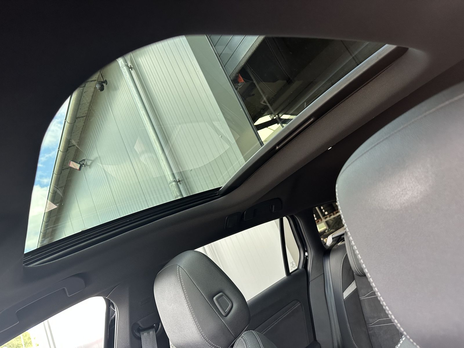 Fahrzeugabbildung Opel Astra SpT 1.5 D Aut. GS NAV+LED+PANO+18ZOLL+1HD