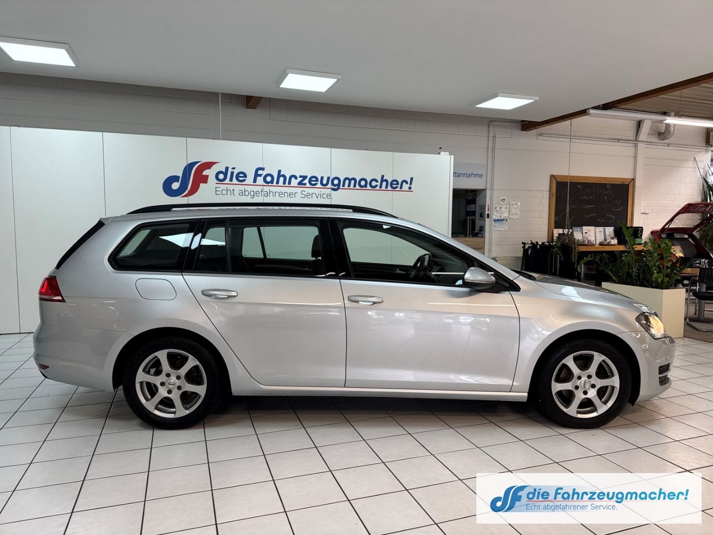 Fahrzeugabbildung Volkswagen Golf VII Variant Trendline BlueMotion 1.6 TDI