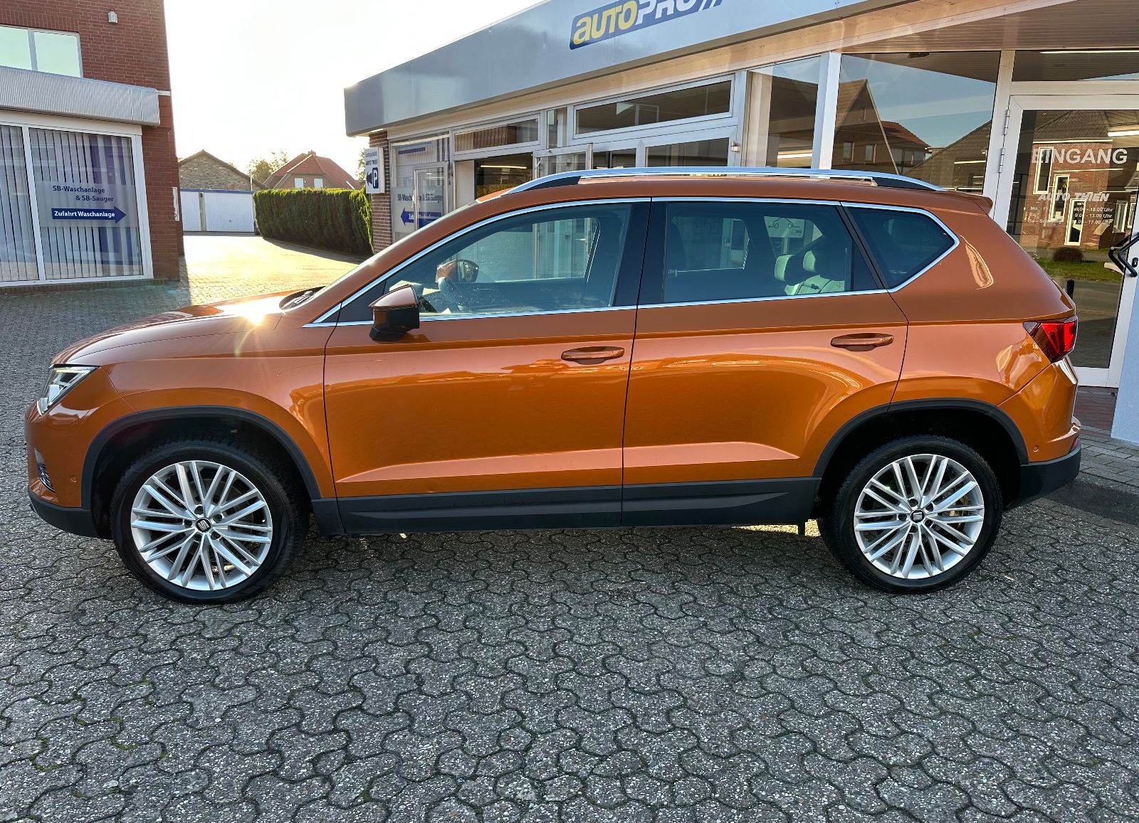Fahrzeugabbildung SEAT Ateca 1.4 TSI ACT Xcellence Pano/AHK/LED/360°