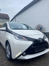 Toyota Aygo (X) 1,0l X-WAVE Klima TÜV 1. Hand Scheckhef - Toyota Aygo (X): Wave