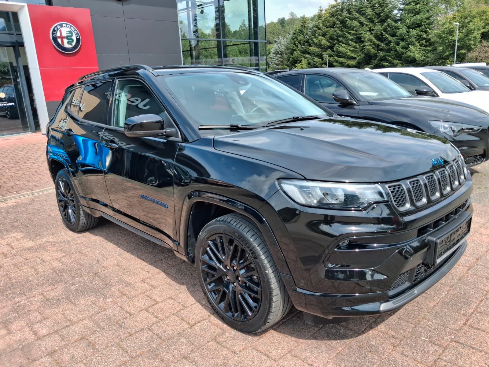 Fahrzeugabbildung Jeep Compass S Plug-In Hybrid 4WD Leder