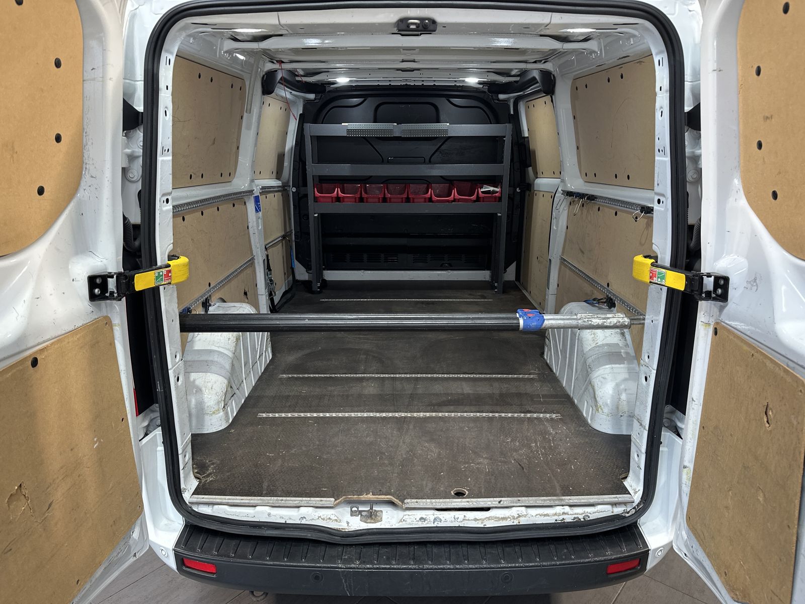 Fahrzeugabbildung Ford Transit Custom 300 L2 2.0 TDCi KLIMA+SHZ+KAMERA+