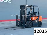 Doosan D30 GP / 34kW / Seitenhub /4,71m Hub./hyd.Zinken