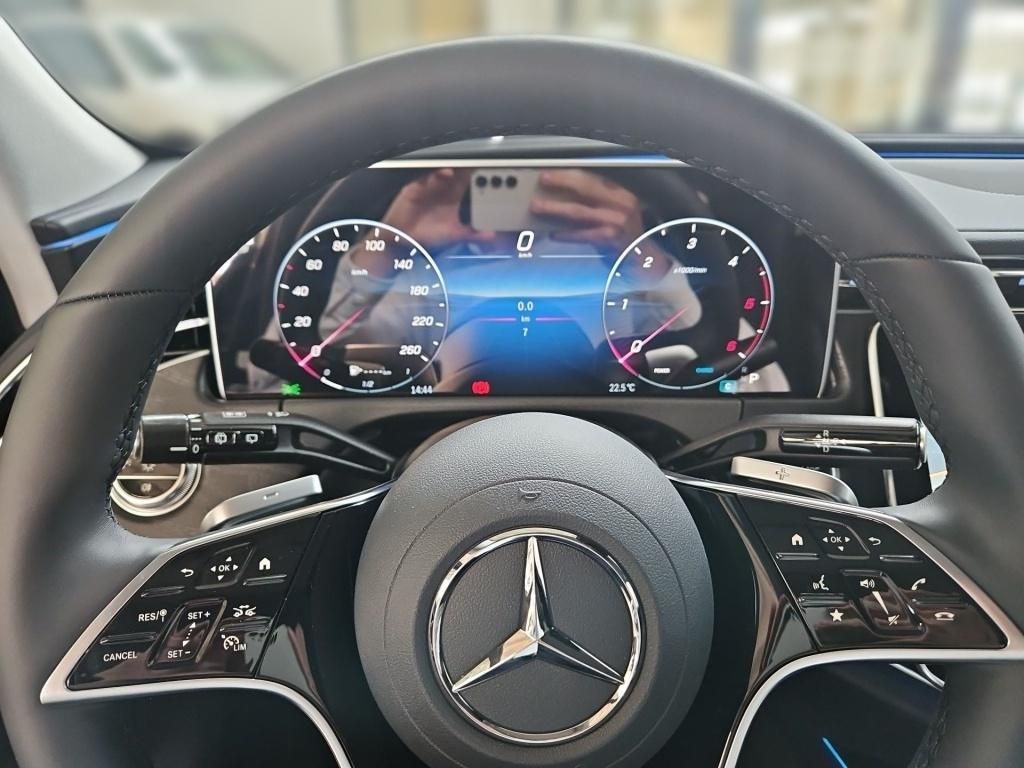 Fahrzeugabbildung Mercedes-Benz E 220 d 4M T-Modell +EDITION-AVANTGARDE+AHK+BURM