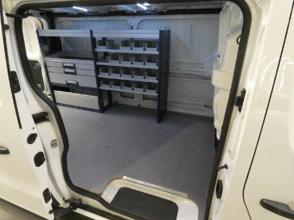 Fahrzeugabbildung Renault Trafic 2.0 3,0t L2H1 NAVI/SHZ/PDC/AHK