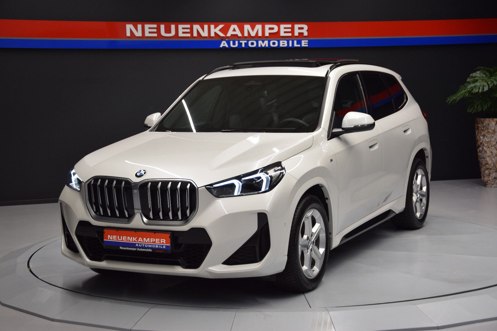 Fahrzeugabbildung BMW X1 18 i sDrive M Sport Pano H&k Memory ACC Leder