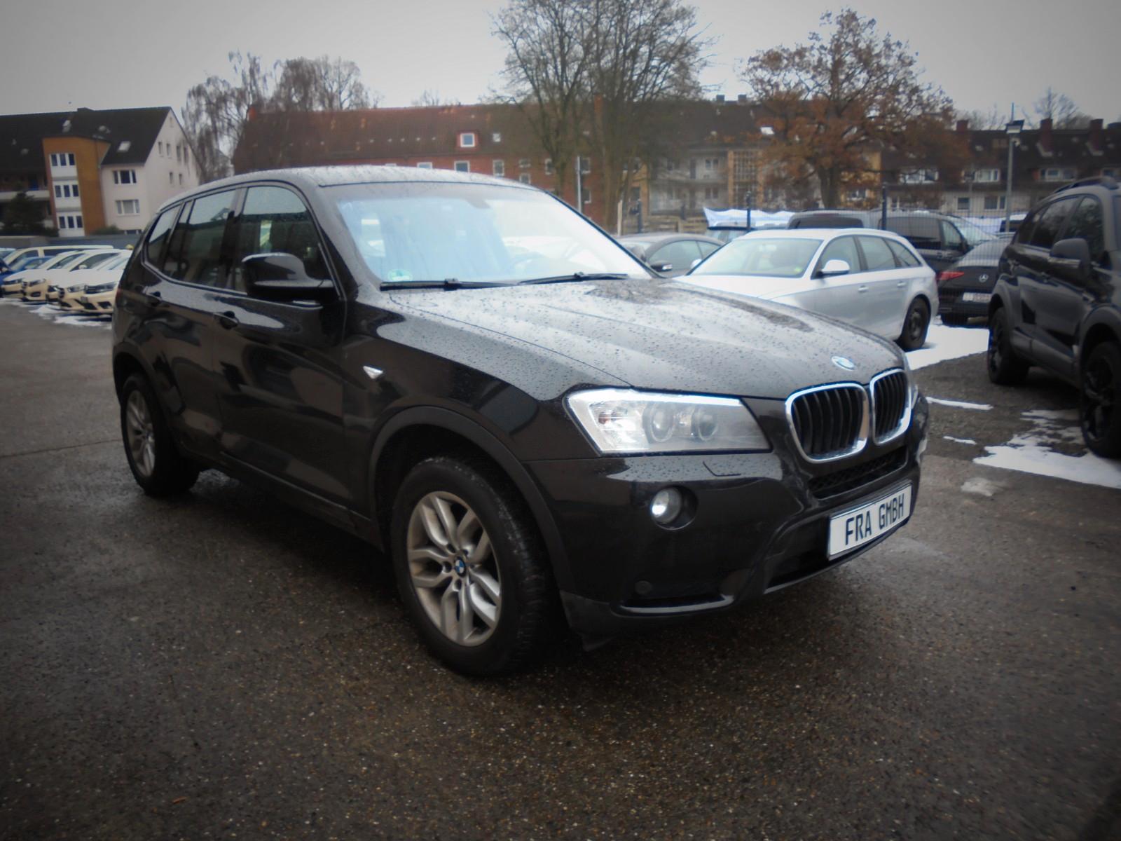 BMW X3  Panoramadach Leder Navi Automatik