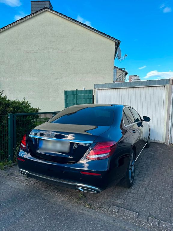Image of Mercedes-Benz E 350