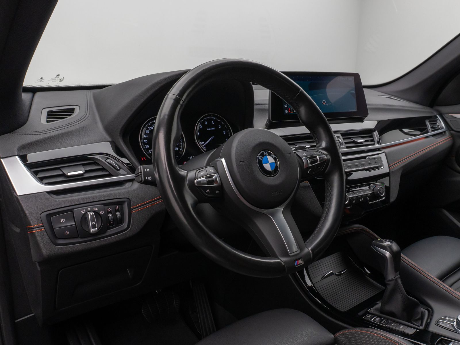 Fahrzeugabbildung BMW X1 xD25e SportLine Kamera HUD DAB Komfort 18Zoll