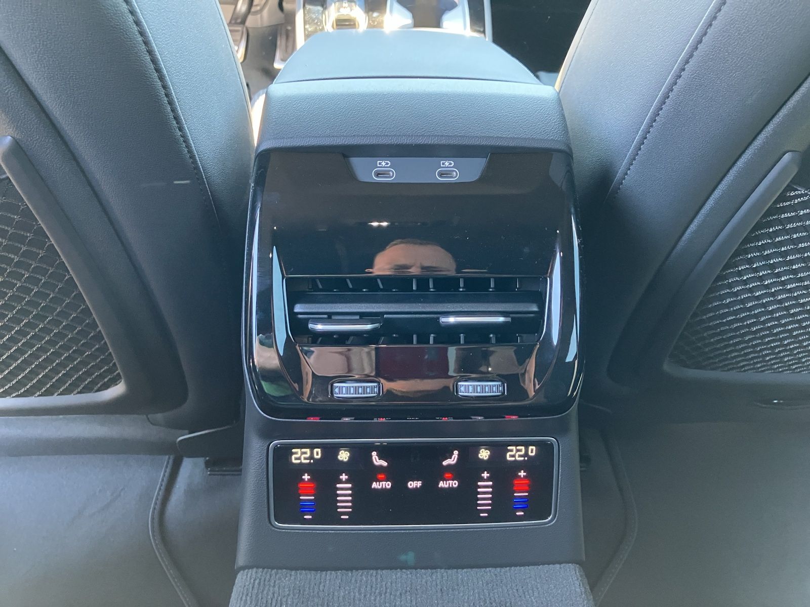 Fahrzeugabbildung Audi A6 Avant TDI 150 kW quattro S tronic Matrix