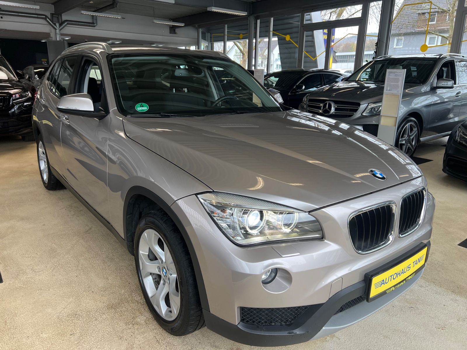 Fahrzeugabbildung BMW X1 18 d xDrive *LED/XENON*NAVI*MEMORY*