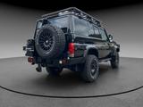 Toyota Land Cruiser GRJ76 - Black Series - Toyota Land Cruiser mit Benzin-Antrieb: Geländewagen
