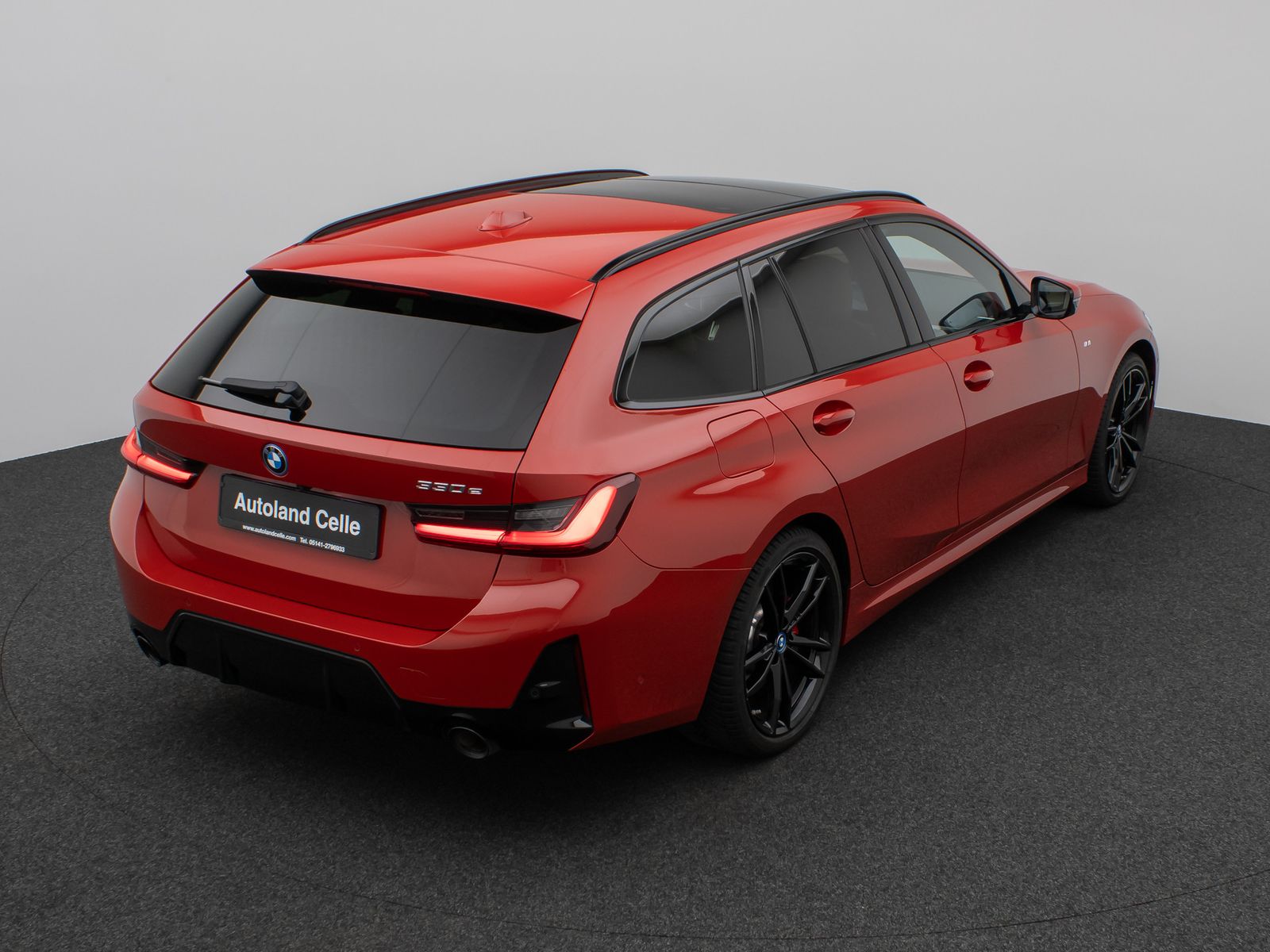 Fahrzeugabbildung BMW 330e M Sport Pro Panorama Kamera HUD H/K Komfort