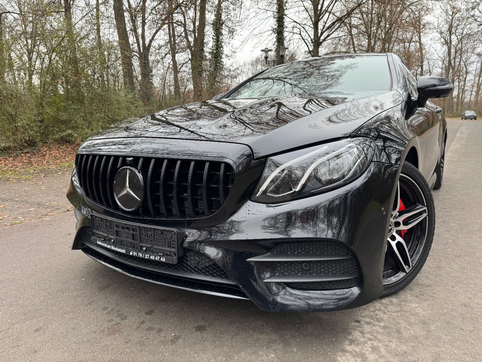 MERCEDES-BENZ E 220 d Coupe AMG-Line Super Optik Pano