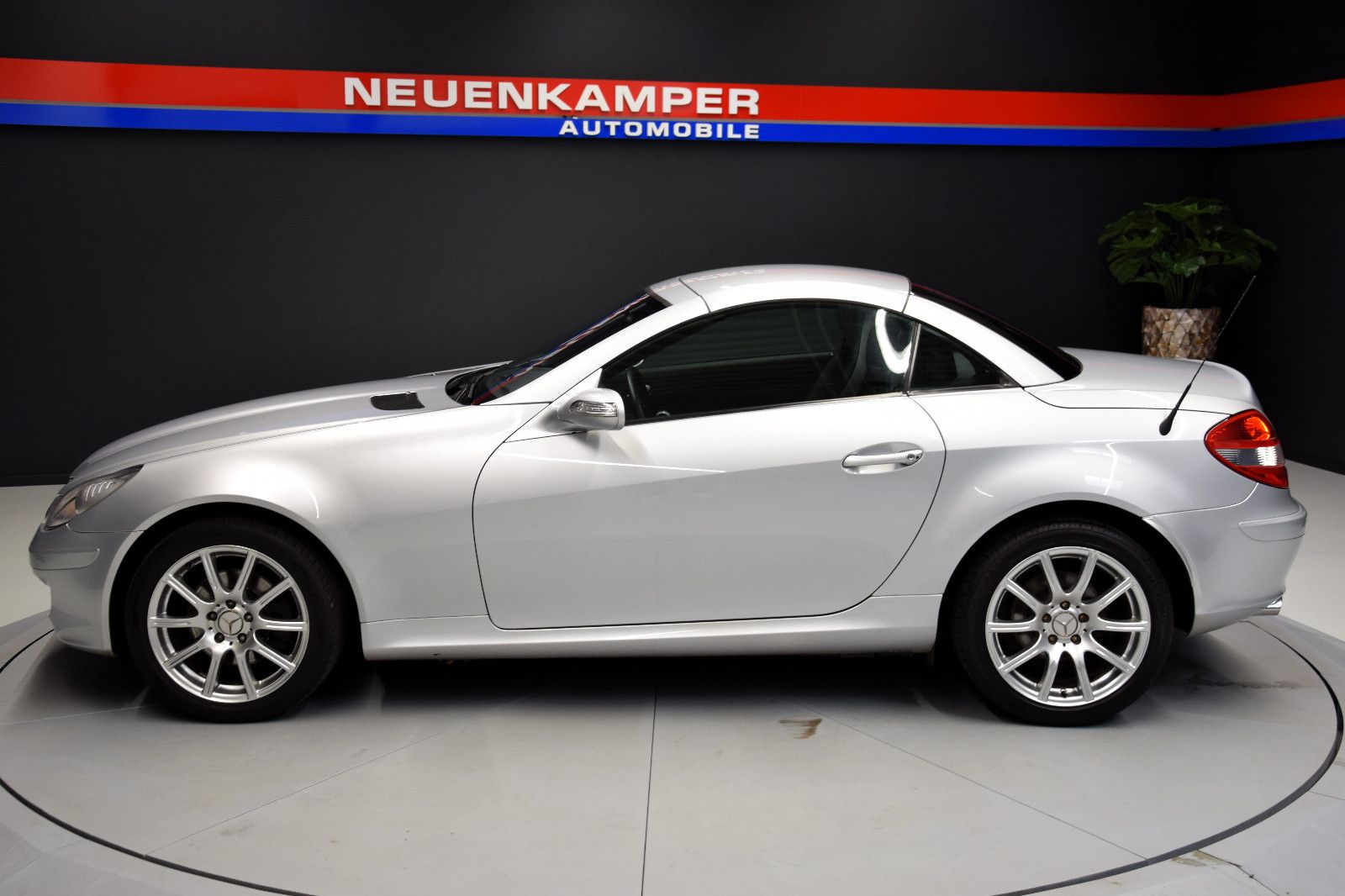 Fahrzeugabbildung Mercedes-Benz SLK 280 Roadster Bi-Xenon Leder Automatik Klima