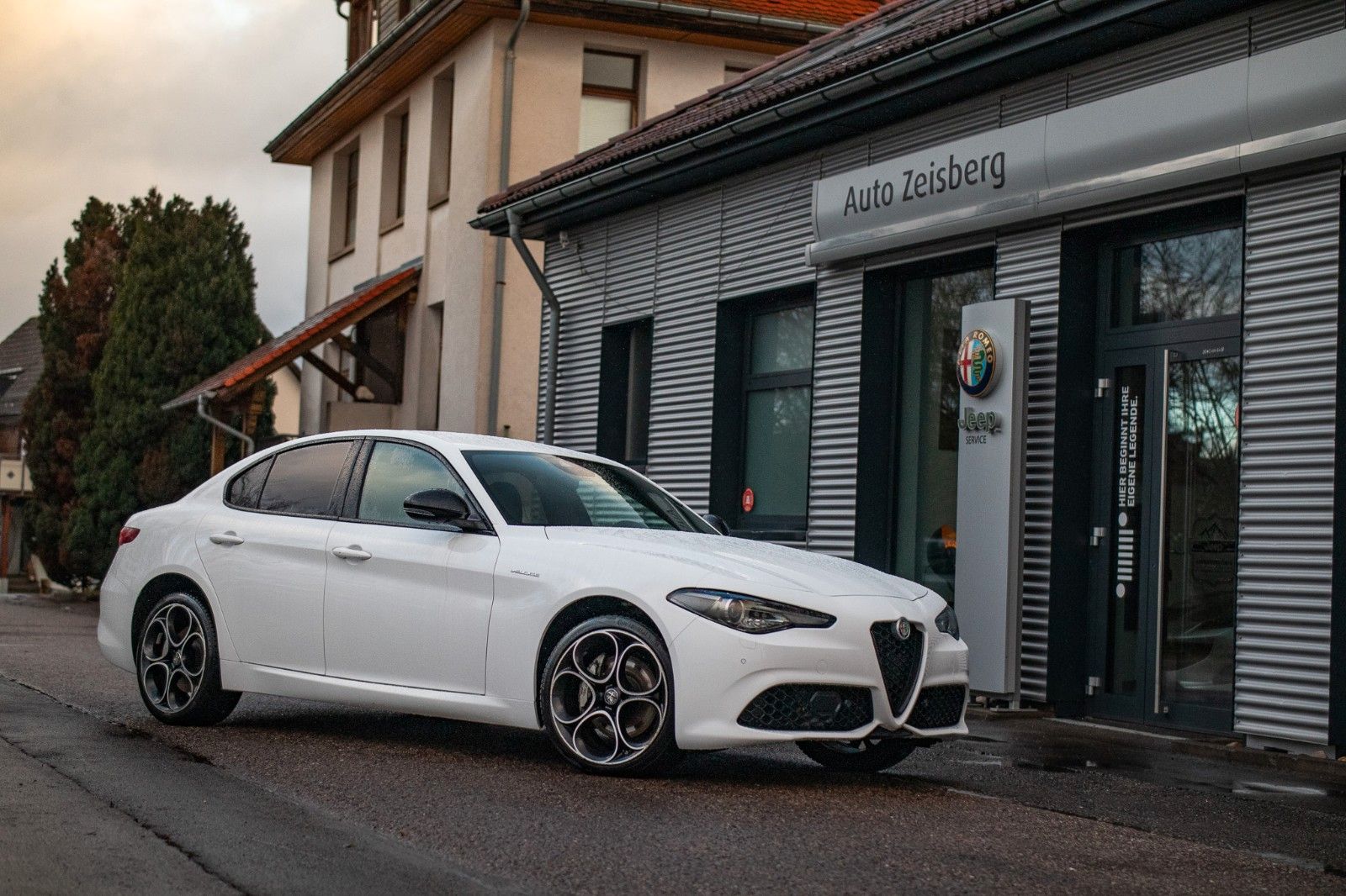 Fahrzeugabbildung Alfa Romeo Giulia 2.0 280PS AT8-Q4 Veloce Editione 490€/Mon