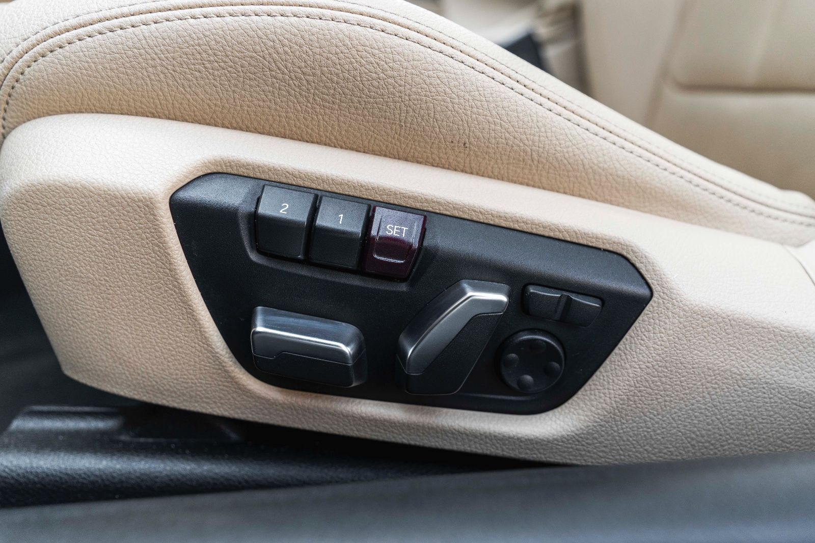 Fahrzeugabbildung BMW 430i GC M-Performance HIFI LED KAM NAV CARPLAY