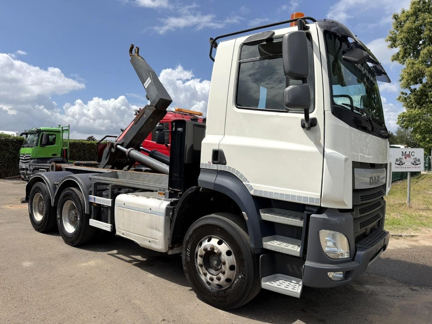 DAF CF 460 6x4 FAT HOOKLIFT - WB 3m35 - STEEL SPRING