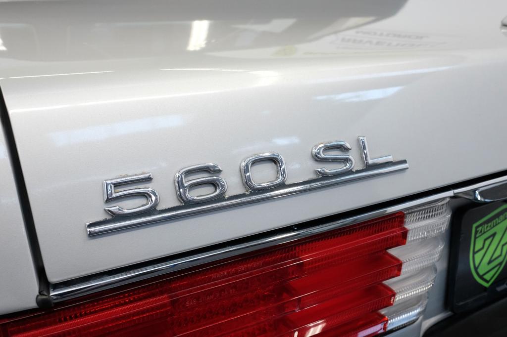 Mercedes-Benz SL 560