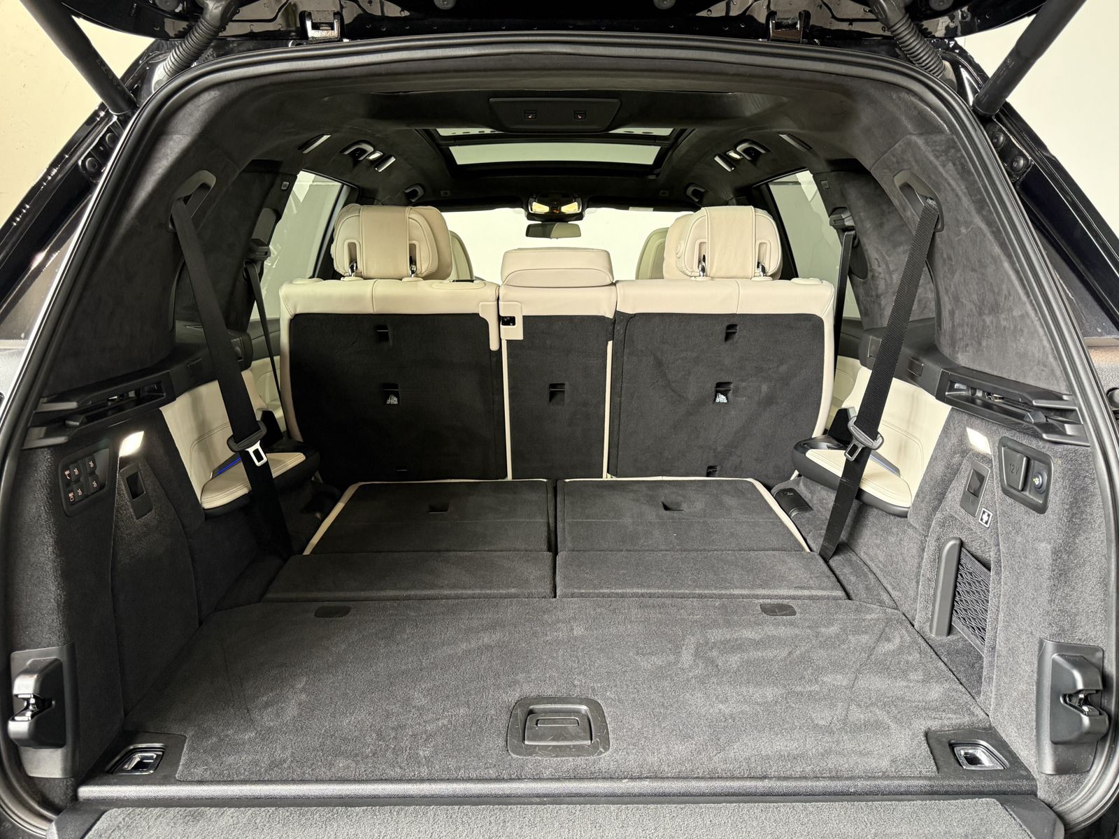 Fahrzeugeinzelansicht 14 Fahrzeugabbildung BMW X7 M60i |Sitzbelüftung |AHK |Panorama Glasdach
